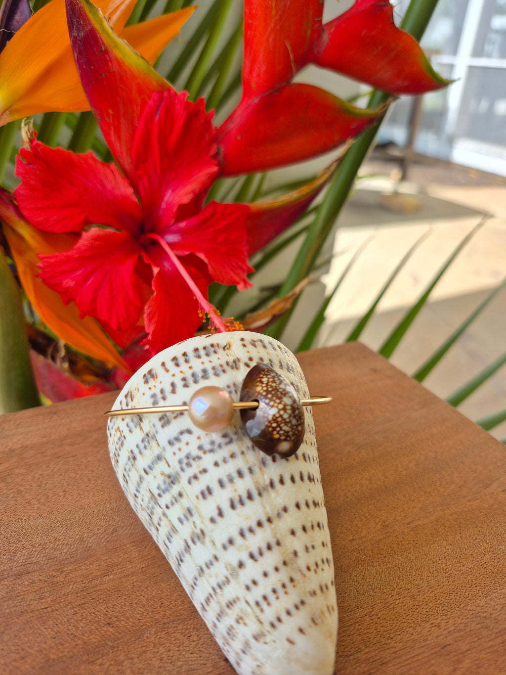 Cowry & Edison Pearl | 14k Gold Filled Bangle