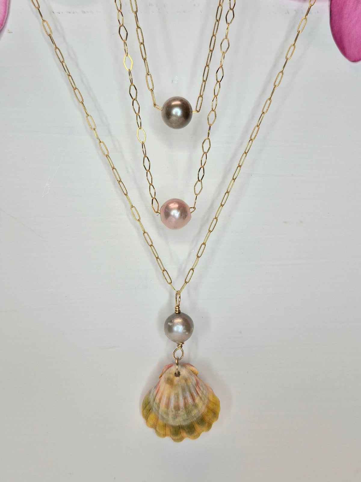 Tahitian Pearl | Single Floating Pearl | Sunrise Shell & Pearl