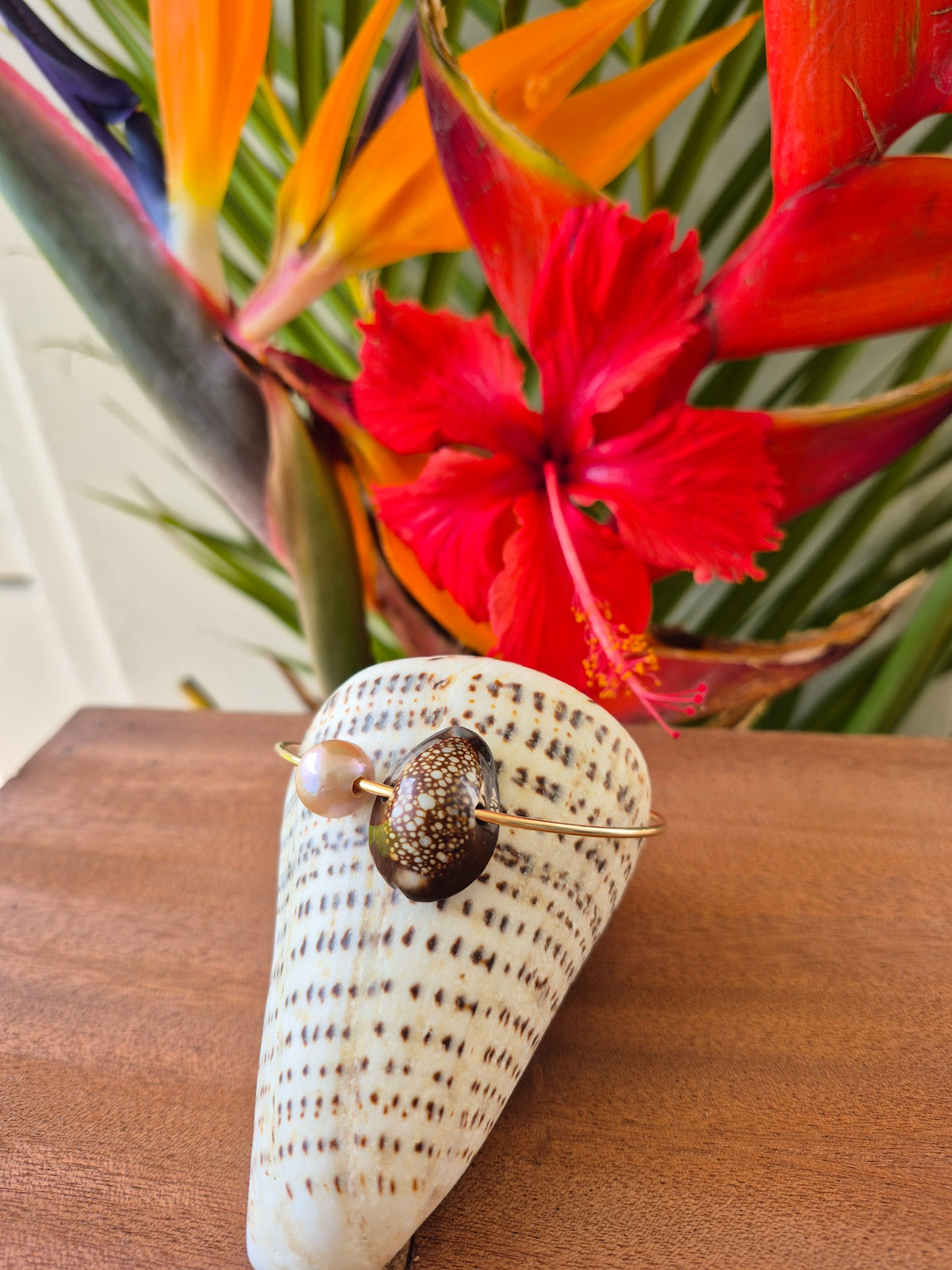 Cowry & Edison Pearl | 14k Gold Filled Bangle